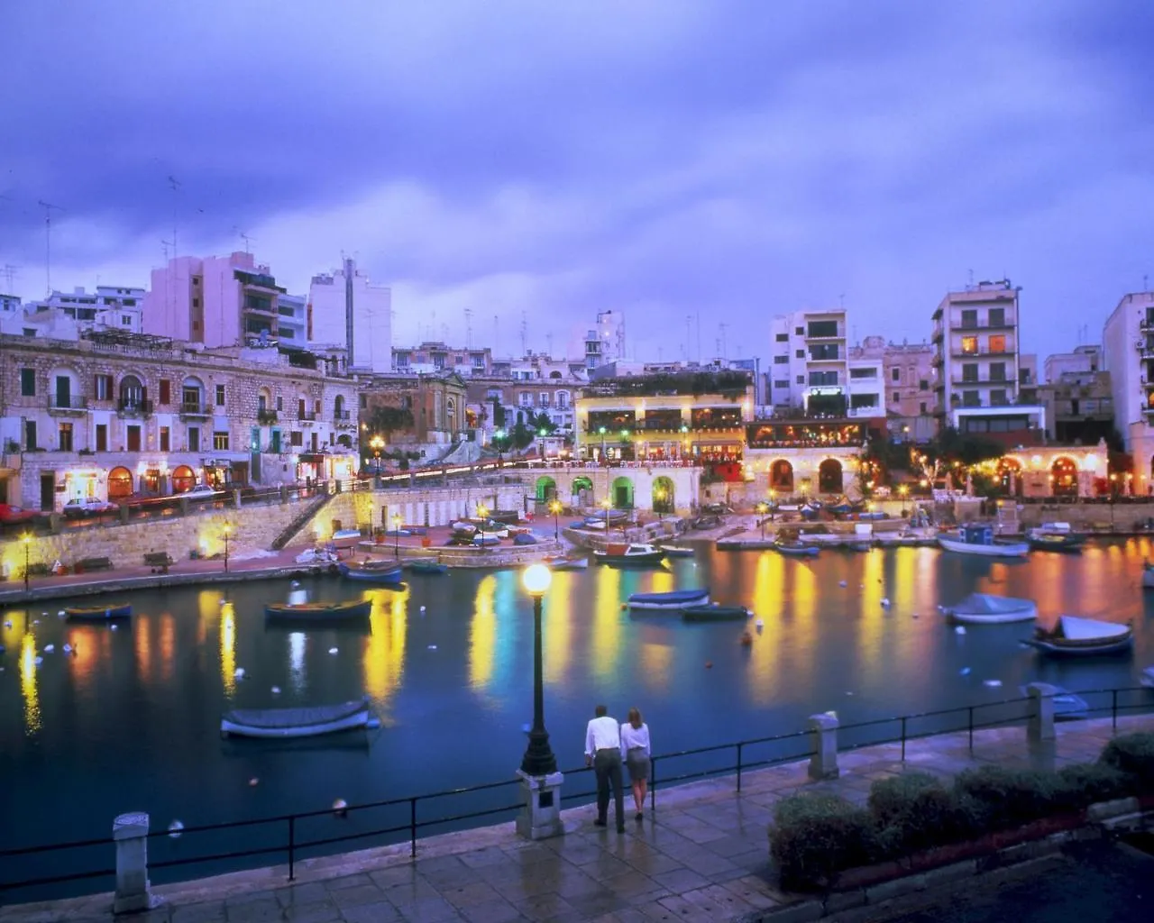 Luxury Apt Ocean Views In Tigne Point, With Pool Sliema